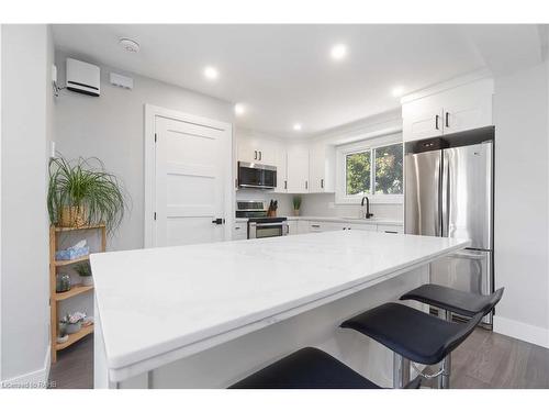 51 Camelot Drive, Hamilton, ON - Indoor Photo Showing Kitchen With Upgraded Kitchen