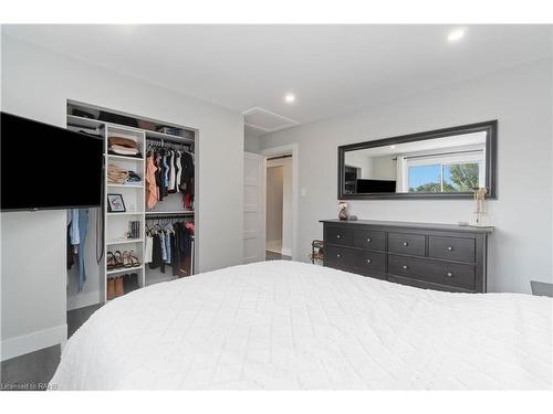 51 Camelot Drive, Hamilton, ON - Indoor Photo Showing Bedroom