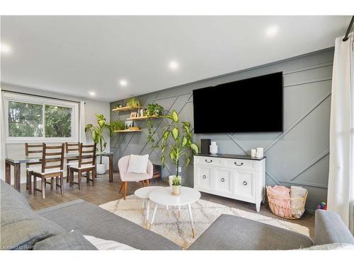 51 Camelot Drive, Hamilton, ON - Indoor Photo Showing Living Room