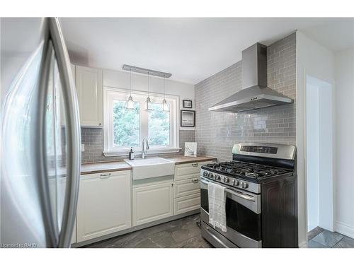 31 Academy Street, Ancaster, ON - Indoor Photo Showing Kitchen With Upgraded Kitchen