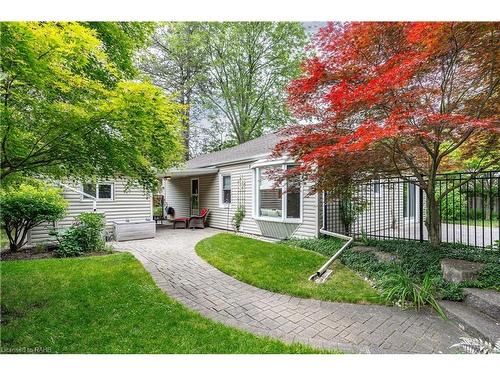 38 Parker Avenue, Ancaster, ON - Outdoor