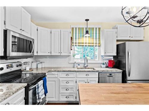 38 Parker Avenue, Ancaster, ON - Indoor Photo Showing Kitchen