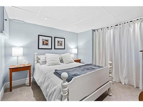 38 Parker Avenue, Ancaster, ON - Indoor Photo Showing Bedroom