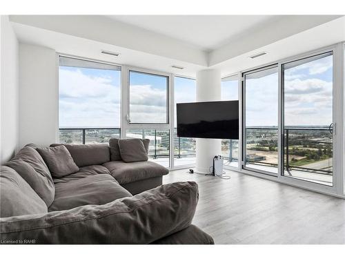 1509-36 Zorra Street, Etobicoke, ON - Indoor Photo Showing Living Room