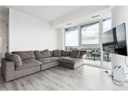 1509-36 Zorra Street, Etobicoke, ON - Indoor Photo Showing Living Room