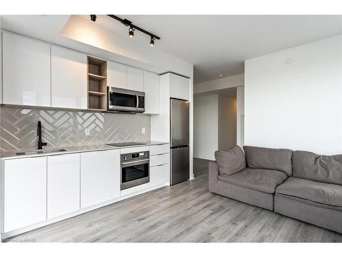 1509-36 Zorra Street, Etobicoke, ON - Indoor Photo Showing Kitchen