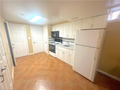 204 Picton Street E, Hamilton, ON - Indoor Photo Showing Kitchen