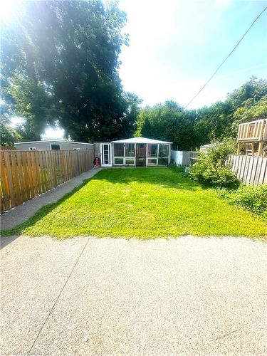 204 Picton Street E, Hamilton, ON - Outdoor With Backyard