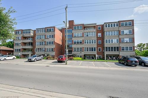 107-9 Grant Boulevard, Dundas, ON 