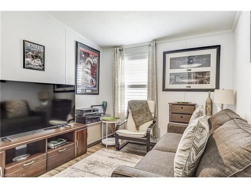 17 Silver Aspen Drive, Nanticoke, ON - Indoor Photo Showing Living Room