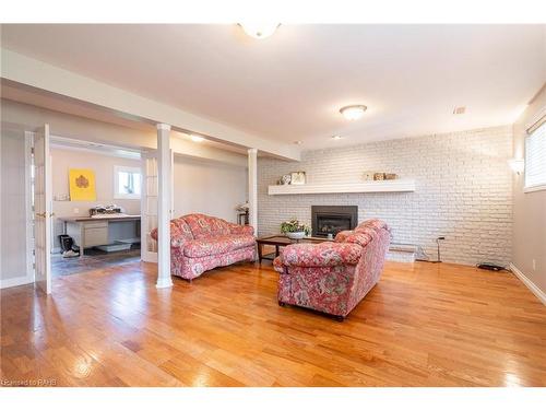 488 Townline Road, Niagara-On-The-Lake, ON - Indoor Photo Showing Living Room With Fireplace