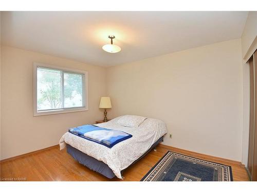 1036 Gallagher Road, Burlington, ON - Indoor Photo Showing Bedroom