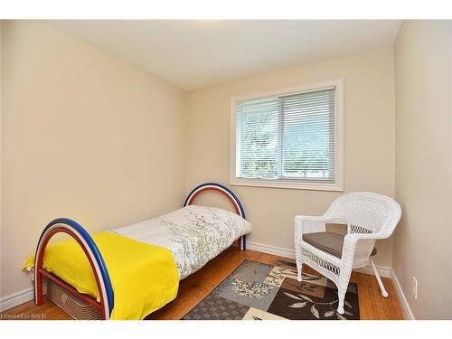 1036 Gallagher Road, Burlington, ON - Indoor Photo Showing Bedroom