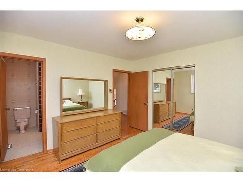 1036 Gallagher Road, Burlington, ON - Indoor Photo Showing Bedroom