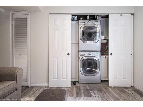 22-1155 Paramount Drive, Stoney Creek, ON - Indoor Photo Showing Laundry Room