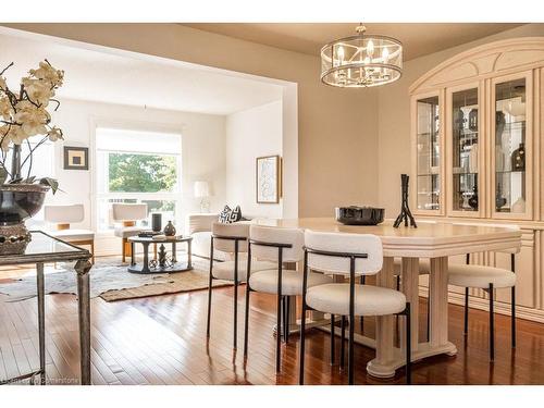 22-1155 Paramount Drive, Stoney Creek, ON - Indoor Photo Showing Dining Room