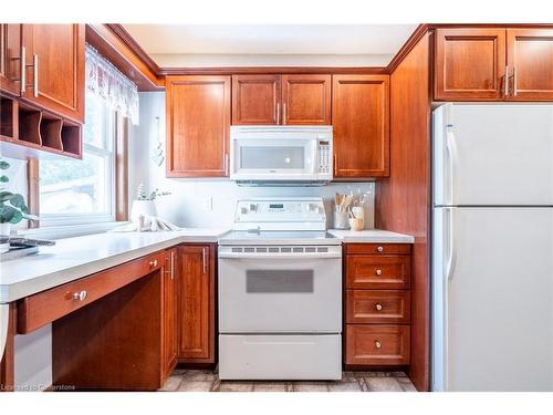 242 Glendale Avenue N, Hamilton, ON - Indoor Photo Showing Kitchen