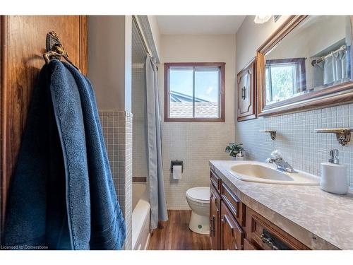 242 Glendale Avenue N, Hamilton, ON - Indoor Photo Showing Bathroom