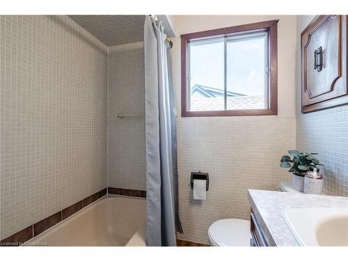 242 Glendale Avenue N, Hamilton, ON - Indoor Photo Showing Bathroom