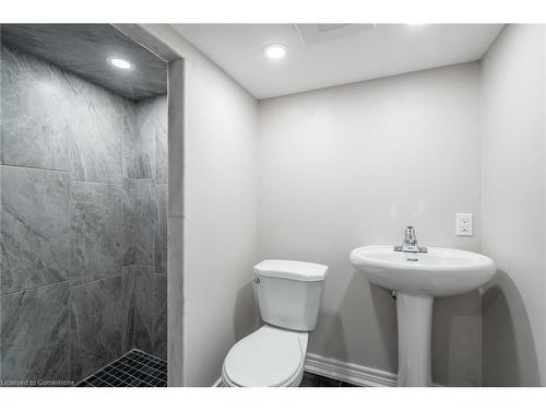 242 Glendale Avenue N, Hamilton, ON - Indoor Photo Showing Bathroom