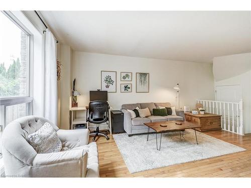 85 Foxborough Drive, Ancaster, ON - Indoor Photo Showing Living Room