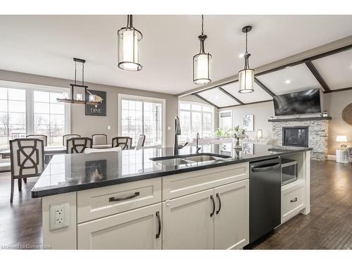 234 Burford-Delhi Townline Road, Scotland, ON - Indoor Photo Showing Kitchen With Double Sink With Upgraded Kitchen