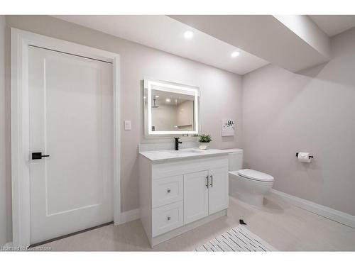 234 Burford-Delhi Townline Road, Scotland, ON - Indoor Photo Showing Bathroom