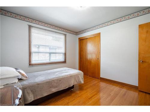 159 West 26Th Street, Hamilton, ON - Indoor Photo Showing Bedroom