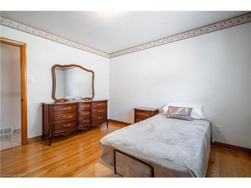 159 West 26Th Street, Hamilton, ON - Indoor Photo Showing Bedroom