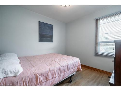 159 West 26Th Street, Hamilton, ON - Indoor Photo Showing Bedroom