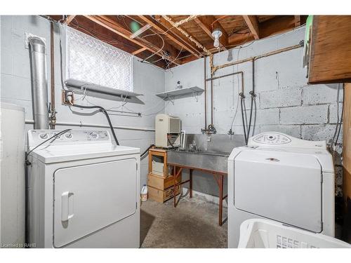 159 West 26Th Street, Hamilton, ON - Indoor Photo Showing Laundry Room