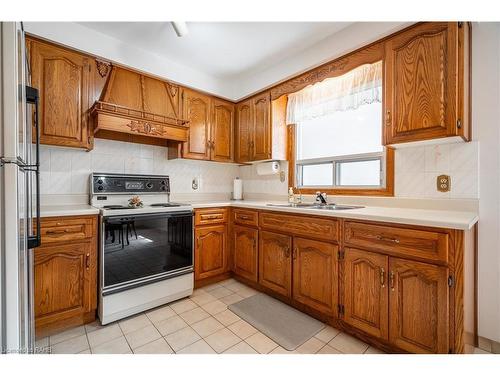 159 West 26Th Street, Hamilton, ON - Indoor Photo Showing Kitchen With Double Sink