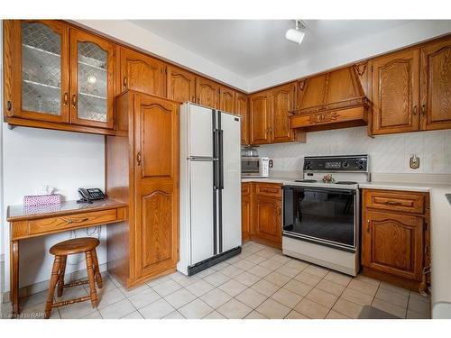 159 West 26Th Street, Hamilton, ON - Indoor Photo Showing Kitchen