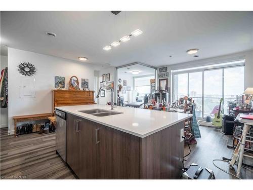 506-467 Charlton Avenue E, Hamilton, ON - Indoor Photo Showing Kitchen With Double Sink