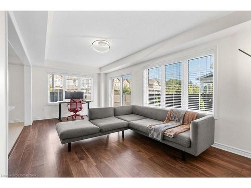 128 Mcmonies Drive, Waterdown, ON - Indoor Photo Showing Living Room