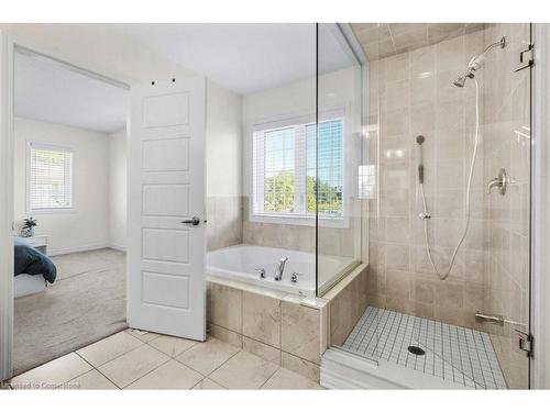 128 Mcmonies Drive, Waterdown, ON - Indoor Photo Showing Bathroom