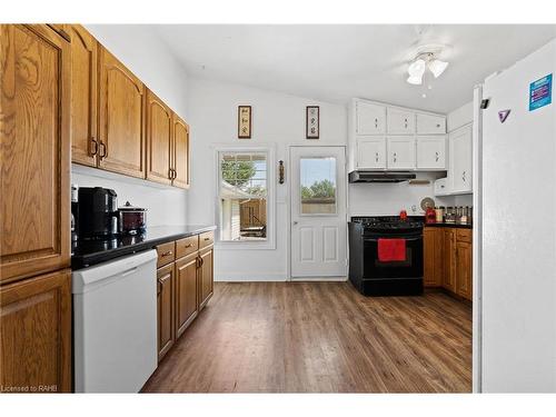 2848 Teresa Drive, Fort Erie, ON - Indoor Photo Showing Kitchen