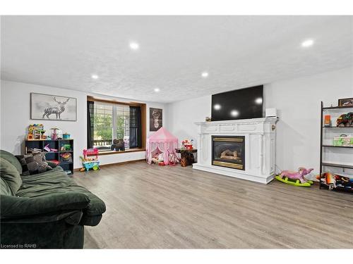 2848 Teresa Drive, Fort Erie, ON - Indoor Photo Showing Living Room With Fireplace