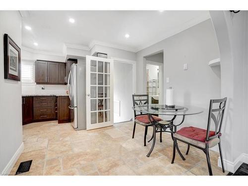 112 Sunrise Drive, Hamilton, ON - Indoor Photo Showing Dining Room