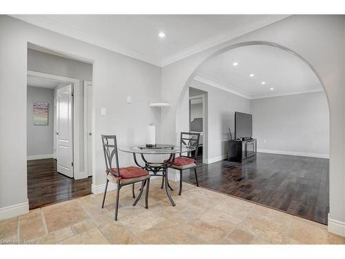 112 Sunrise Drive, Hamilton, ON - Indoor Photo Showing Dining Room