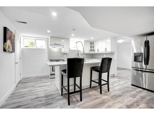 112 Sunrise Drive, Hamilton, ON - Indoor Photo Showing Kitchen