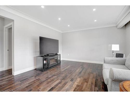 112 Sunrise Drive, Hamilton, ON - Indoor Photo Showing Living Room