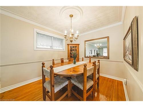 38 Cardinal Drive, Hamilton, ON - Indoor Photo Showing Dining Room