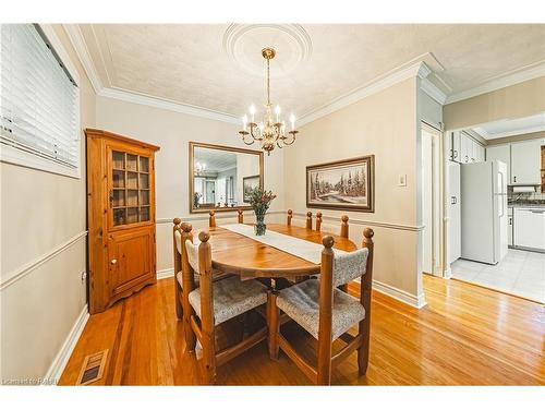 38 Cardinal Drive, Hamilton, ON - Indoor Photo Showing Dining Room