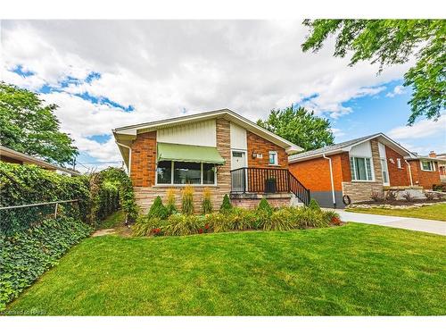 38 Cardinal Drive, Hamilton, ON - Outdoor