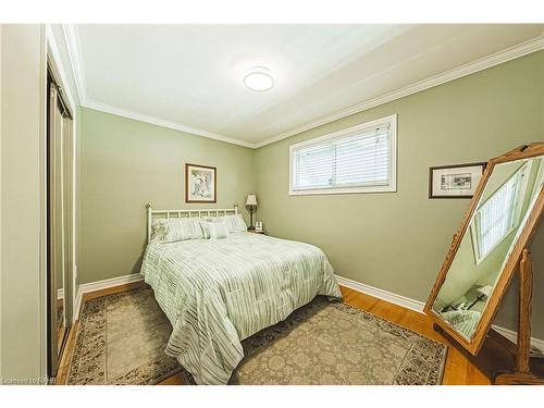 38 Cardinal Drive, Hamilton, ON - Indoor Photo Showing Bedroom