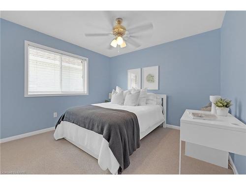 5646 Roseville Court, Burlington, ON - Indoor Photo Showing Bedroom