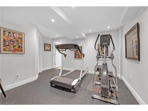 5646 Roseville Court, Burlington, ON - Indoor Photo Showing Gym Room