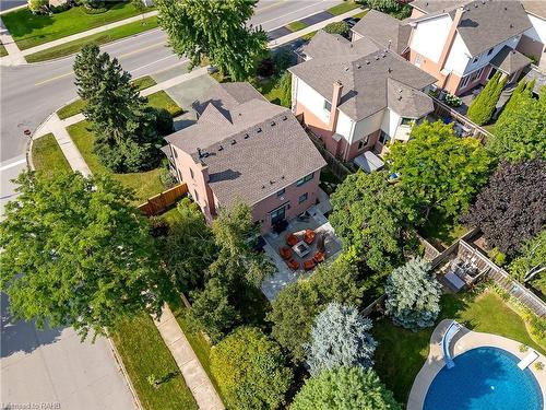 2107 Country Club Drive, Burlington, ON 