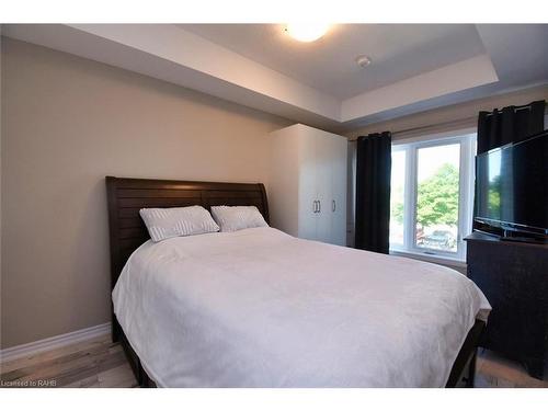 203-2605 Binbrook Road, Binbrook, ON - Indoor Photo Showing Bedroom